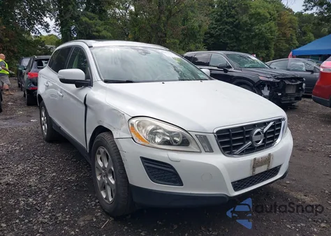 2012 Volvo Xc60 3.2/3.2 Platinum/3.2 Premier/3.2 Premier Plus z USA, uszkodzony, nr VIN YV4952DL3C2343531